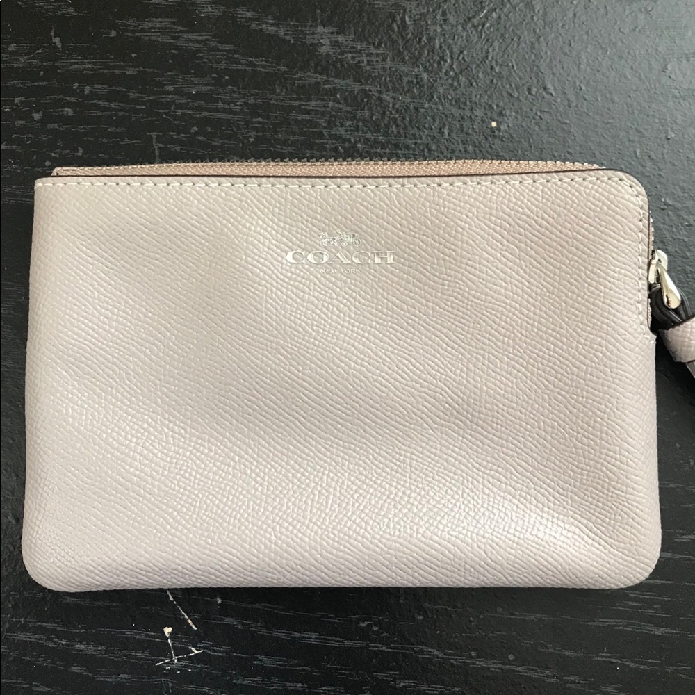 NWT Coach Wristlet Gray/Birch color and tan lining